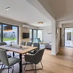 Bella & Chiara By Interhome * Brtonigla