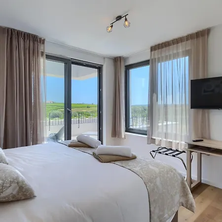 Bella & Chiara By Interhome Brtonigla