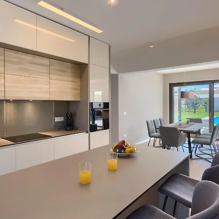 Bella & Chiara By Interhome Villa