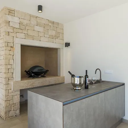 Bella & Chiara By Interhome ヴィラ ブルトニグラ