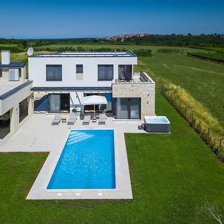 Bella & Chiara By Interhome Brtonigla