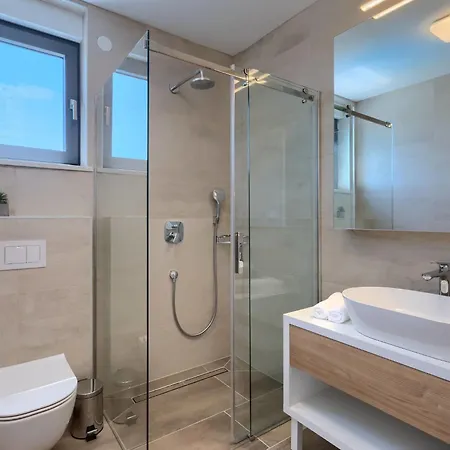 Bella & Chiara By Interhome * ブルトニグラ