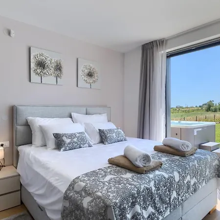 Bella & Chiara By Interhome Villa *