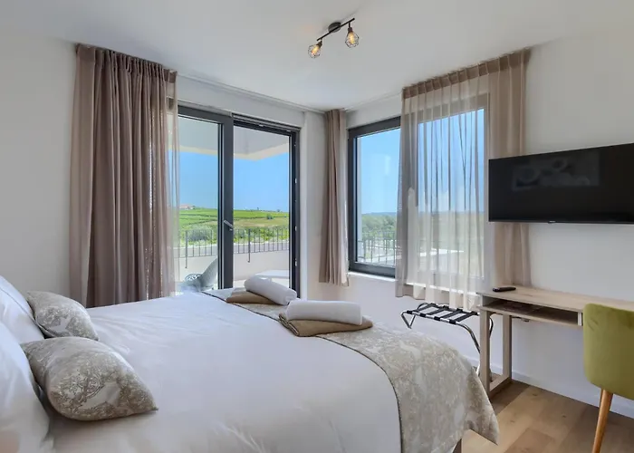 Bella & Chiara By Interhome Brtonigla