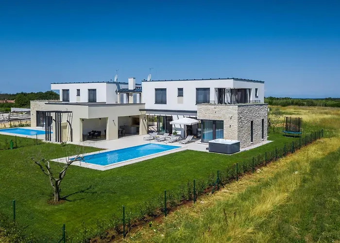 Villa Bella & Chiara By Interhome