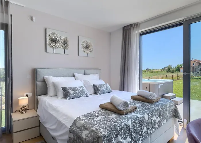 Bella & Chiara By Interhome Villa *